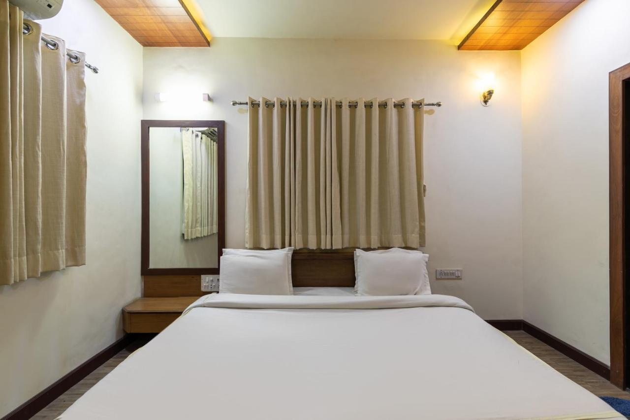 Capital O 47539Capital O Umbergaon Club Umargam Ngoại thất bức ảnh