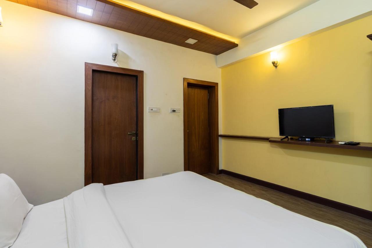 Capital O 47539Capital O Umbergaon Club Umargam Ngoại thất bức ảnh