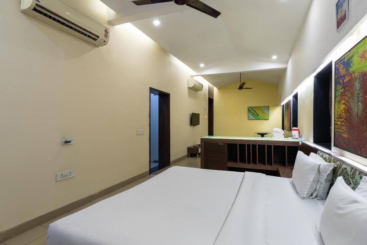 Capital O 47539Capital O Umbergaon Club Umargam Ngoại thất bức ảnh