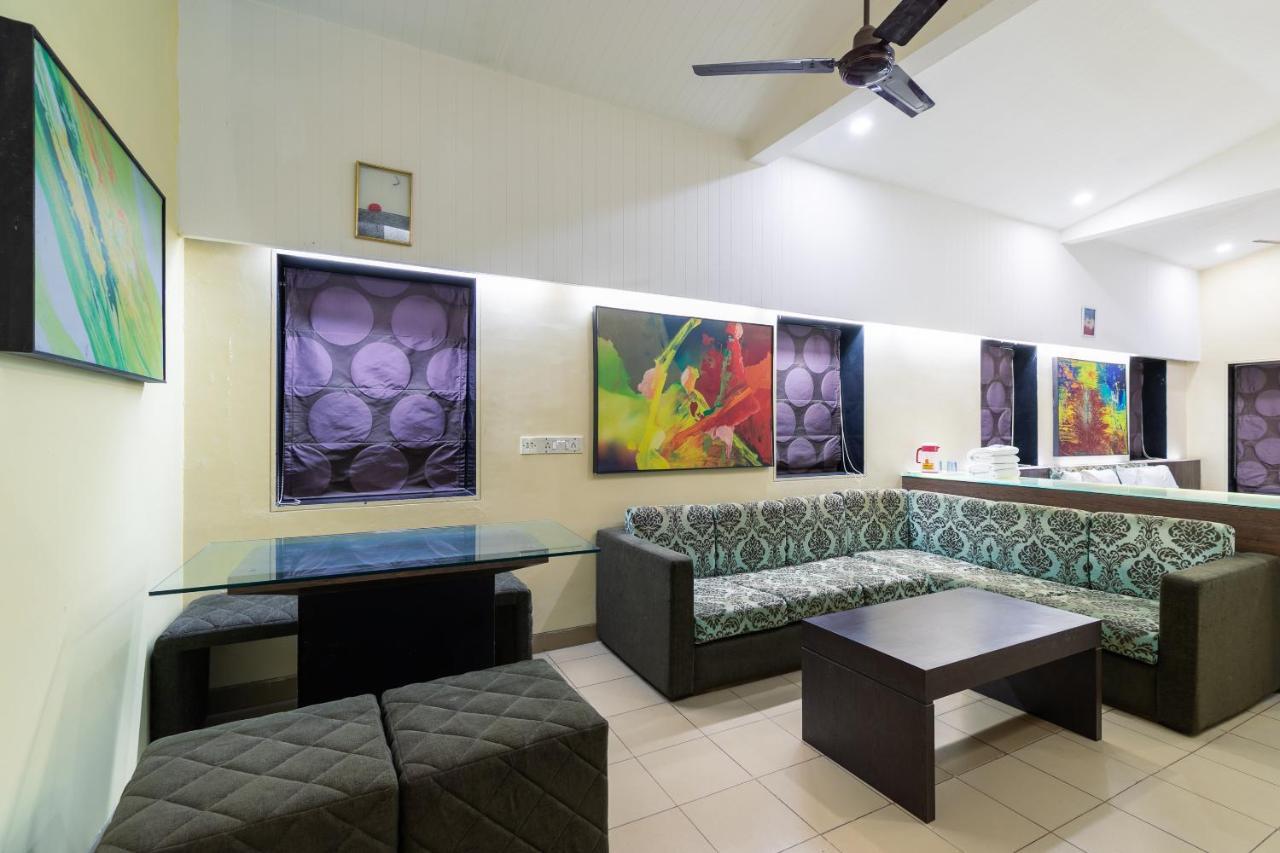 Capital O 47539Capital O Umbergaon Club Umargam Ngoại thất bức ảnh