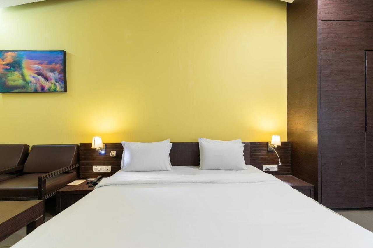 Capital O 47539Capital O Umbergaon Club Umargam Ngoại thất bức ảnh