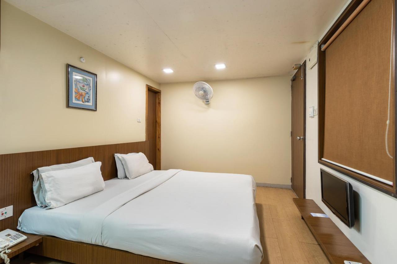 Capital O 47539Capital O Umbergaon Club Umargam Ngoại thất bức ảnh