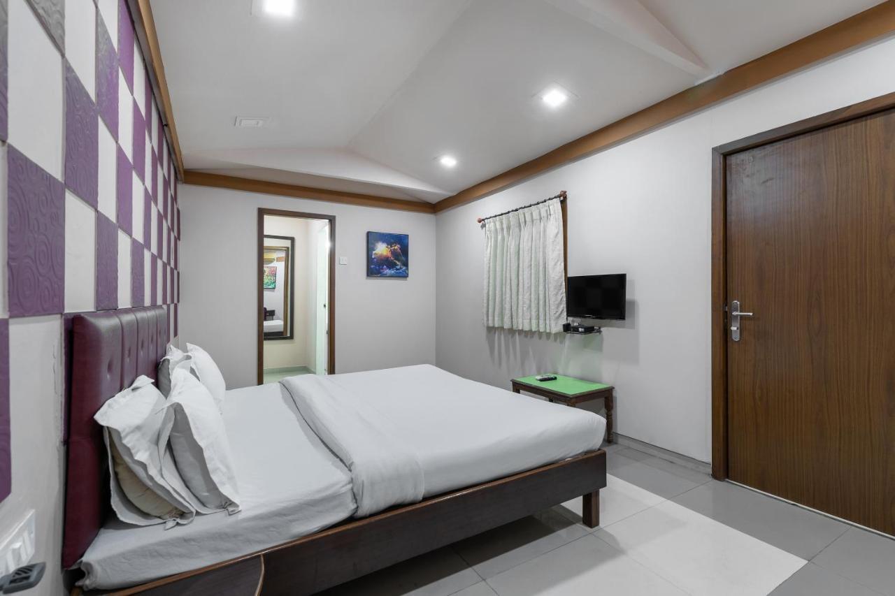 Capital O 47539Capital O Umbergaon Club Umargam Ngoại thất bức ảnh