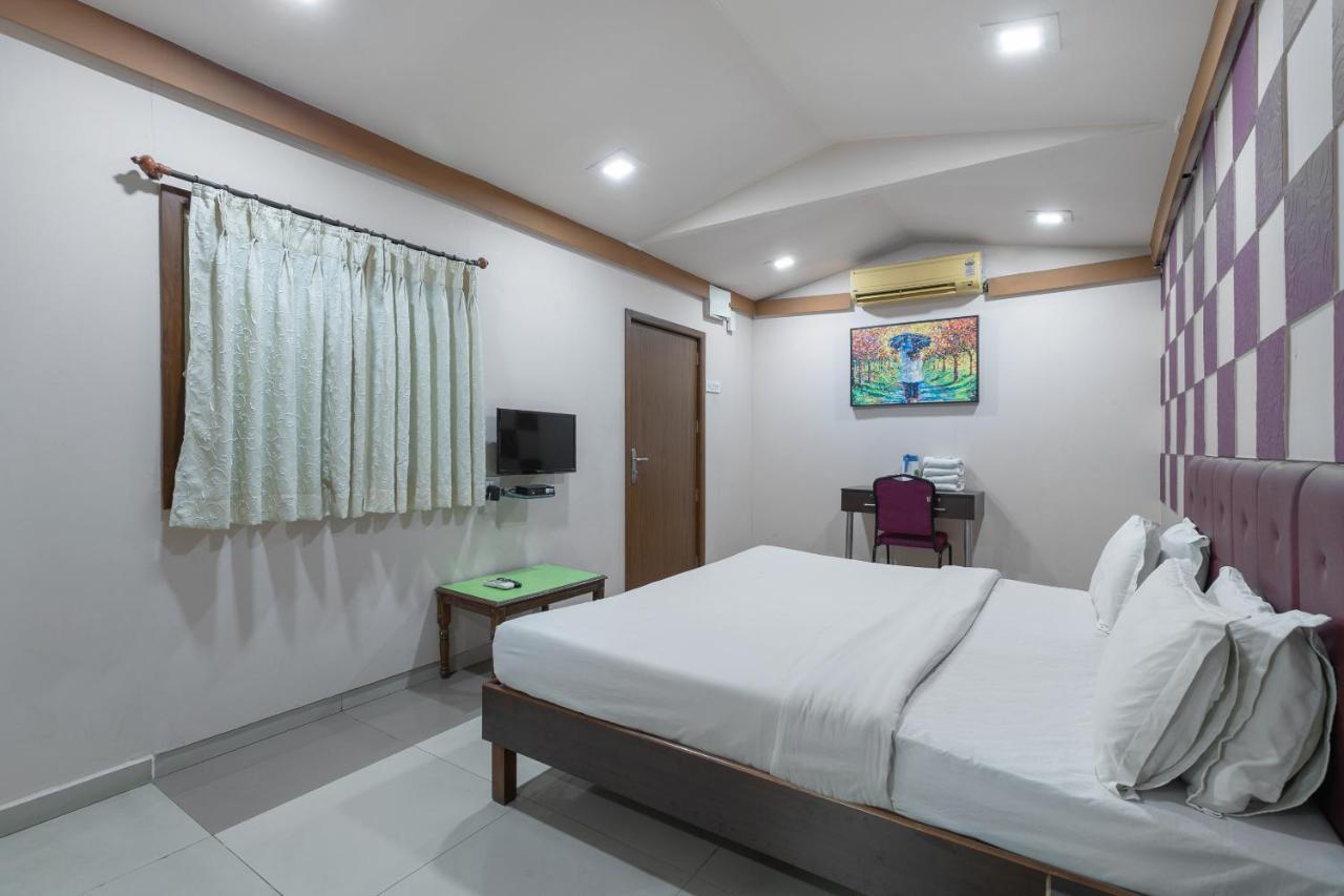 Capital O 47539Capital O Umbergaon Club Umargam Ngoại thất bức ảnh