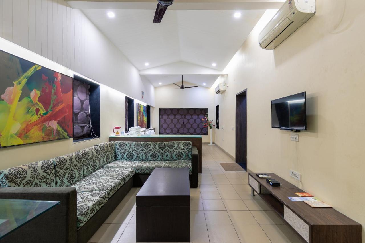 Capital O 47539Capital O Umbergaon Club Umargam Ngoại thất bức ảnh